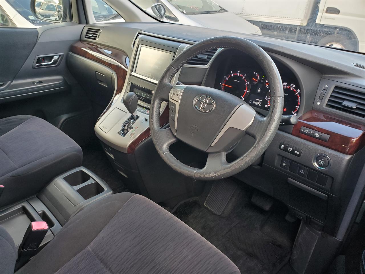 2013 Toyota Vellfire thumbnail