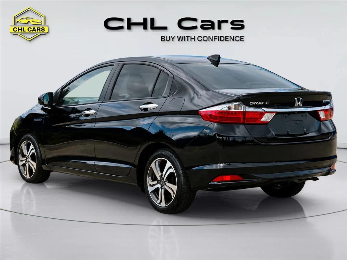 2016 Honda Grace thumbnail