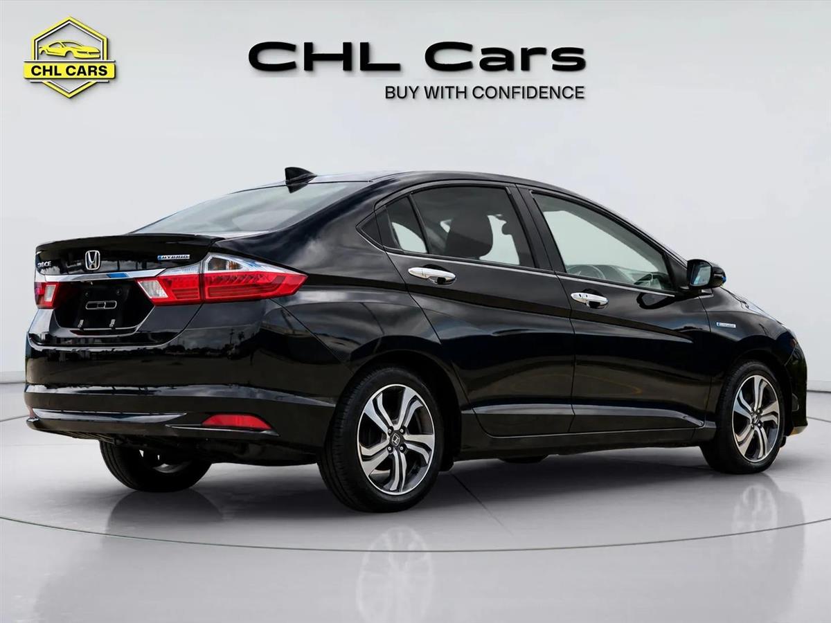 2016 Honda Grace thumbnail