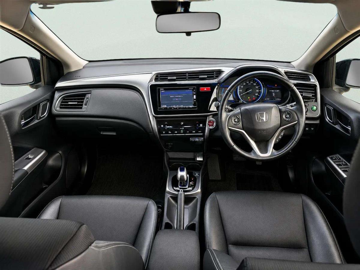 2016 Honda Grace thumbnail