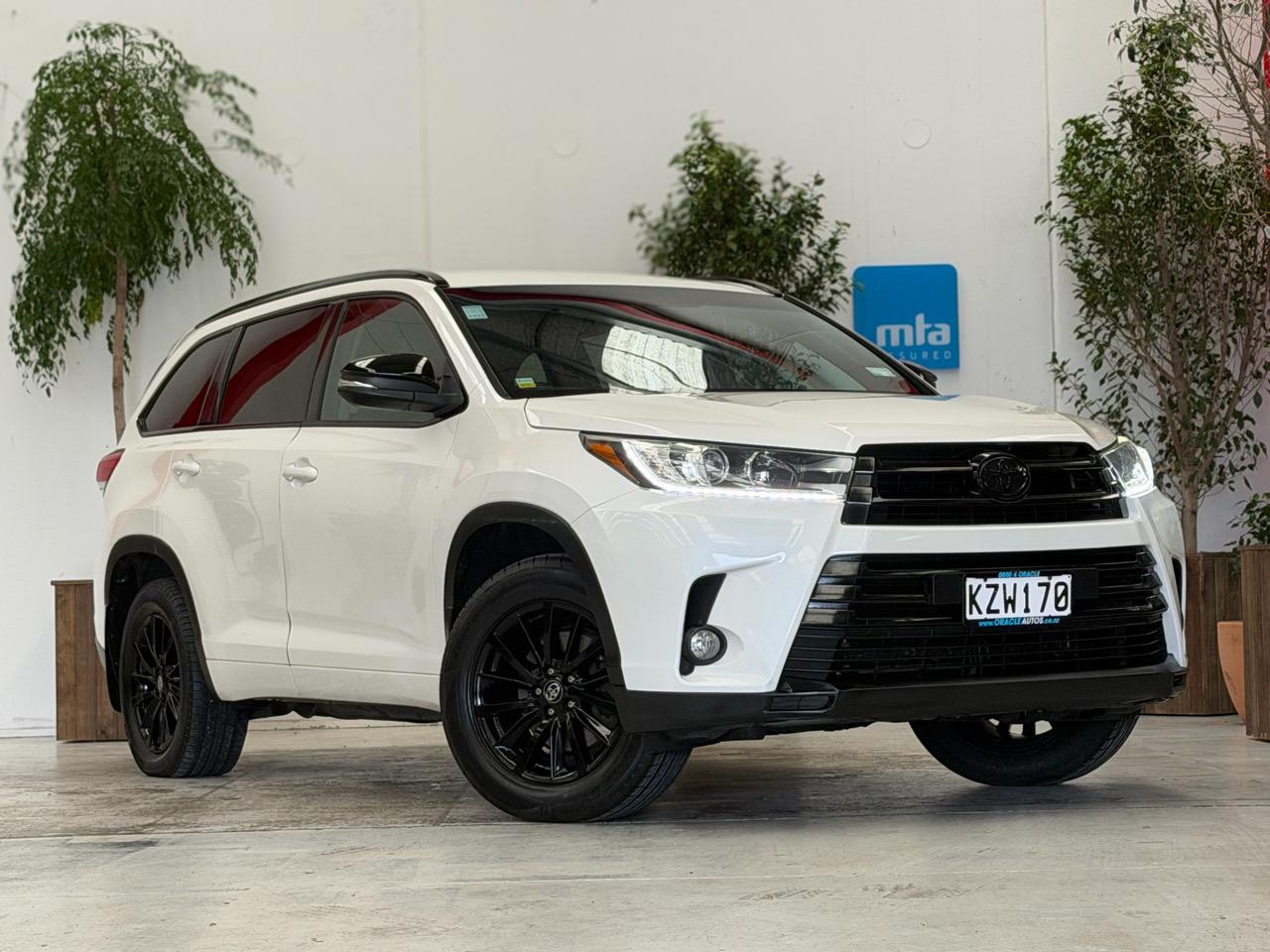 2017 Toyota Highlander thumbnail