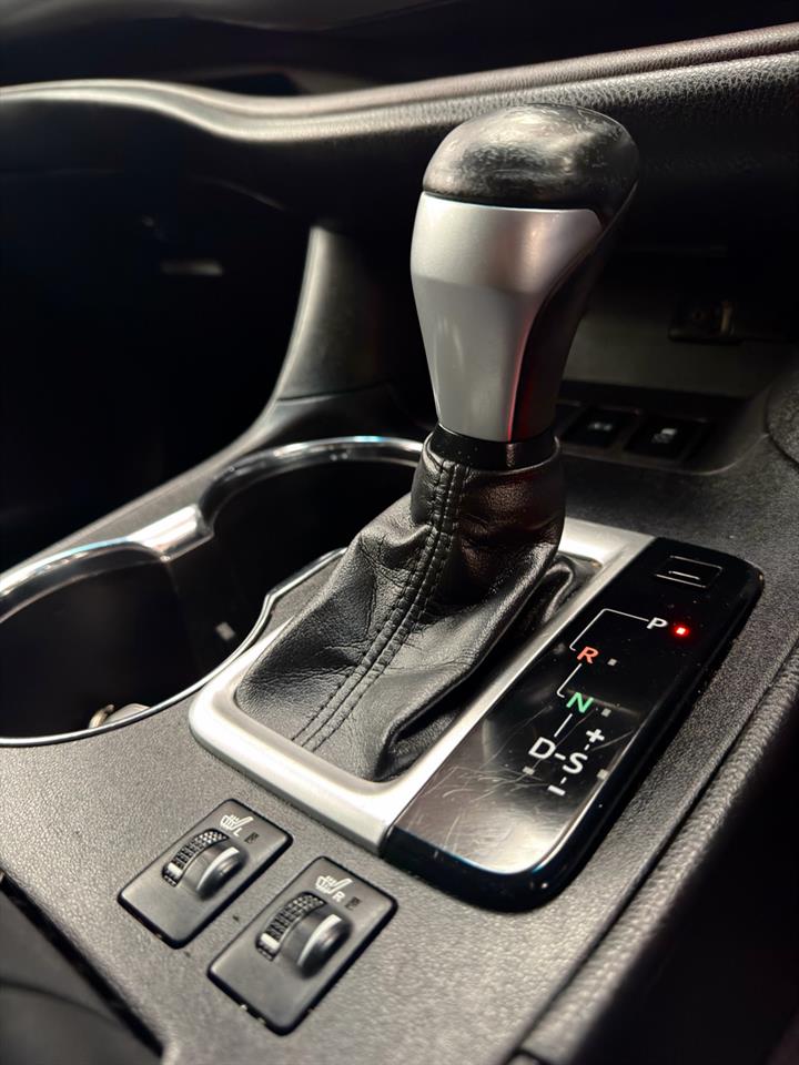 2017 Toyota Highlander thumbnail