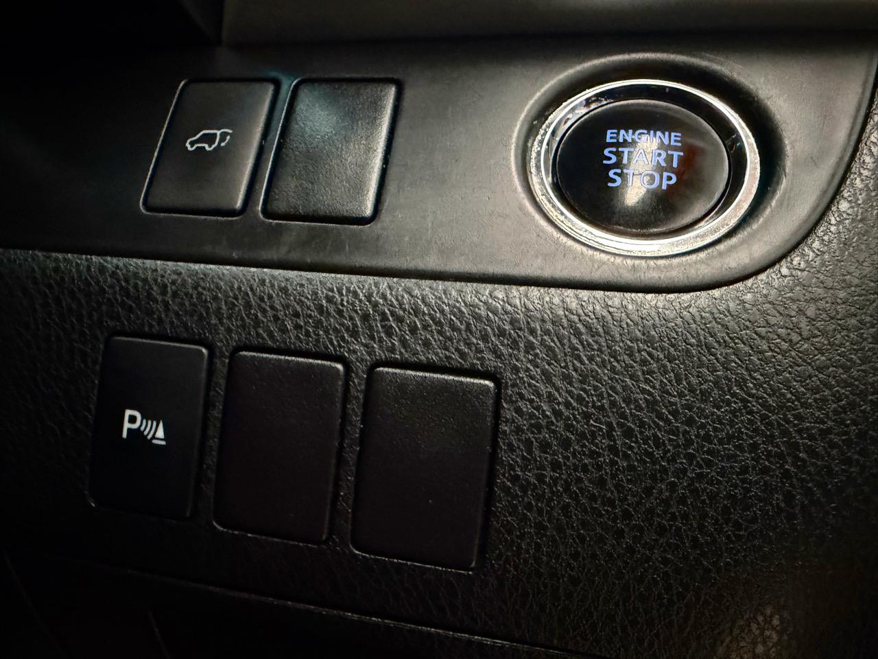 2017 Toyota Highlander thumbnail