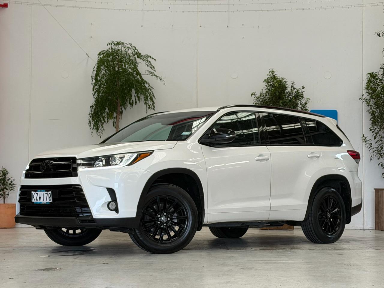 2017 Toyota Highlander thumbnail