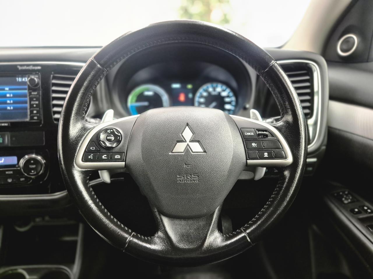 2014 Mitsubishi Outlander thumbnail