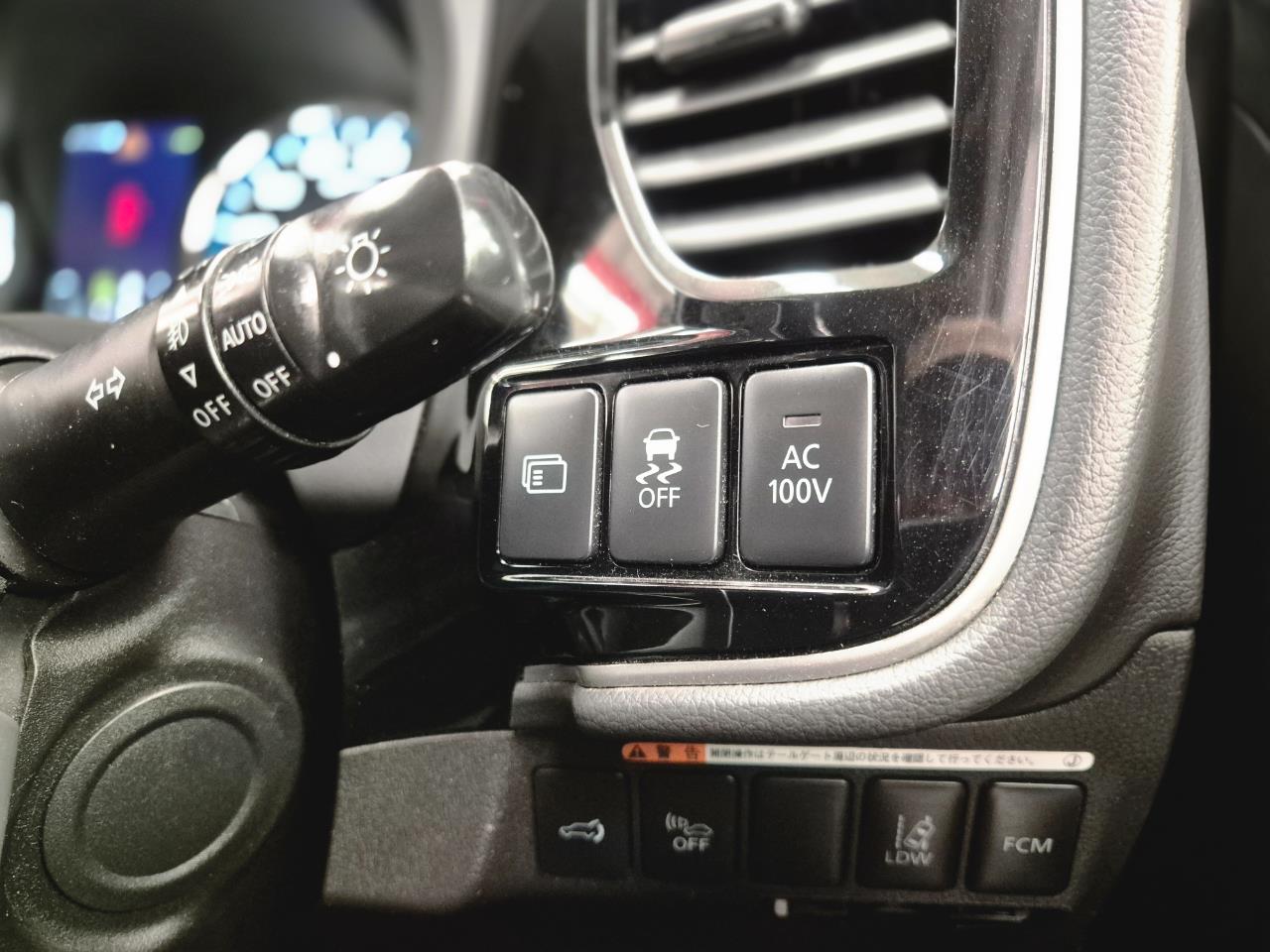 2014 Mitsubishi Outlander thumbnail