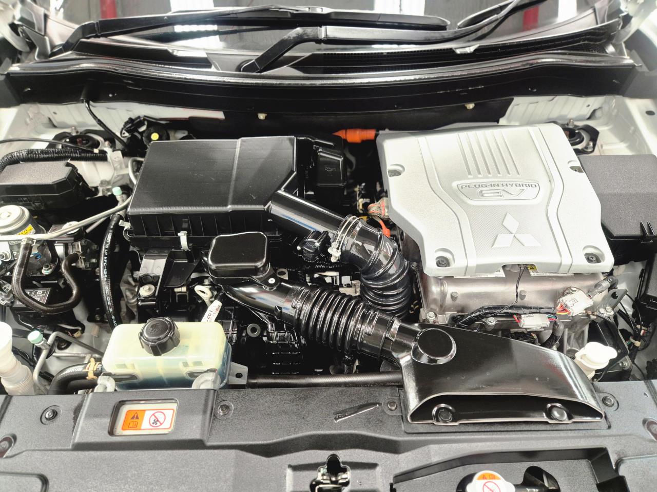 2014 Mitsubishi Outlander thumbnail