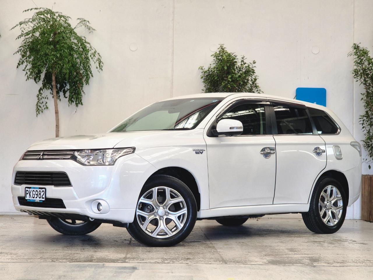 2014 Mitsubishi Outlander thumbnail