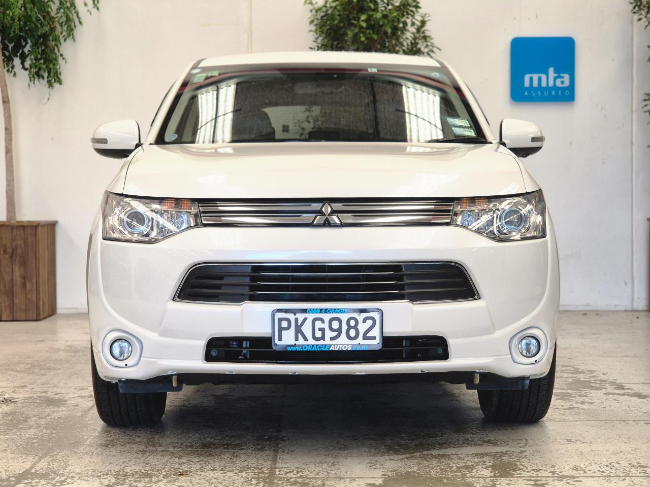 2014 Mitsubishi Outlander thumbnail