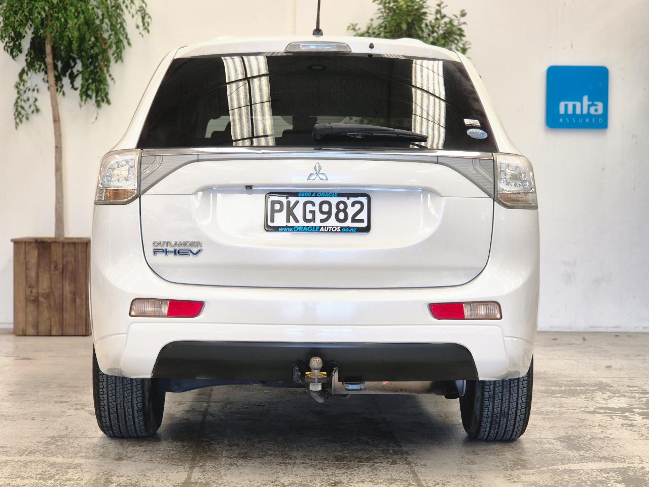 2014 Mitsubishi Outlander thumbnail