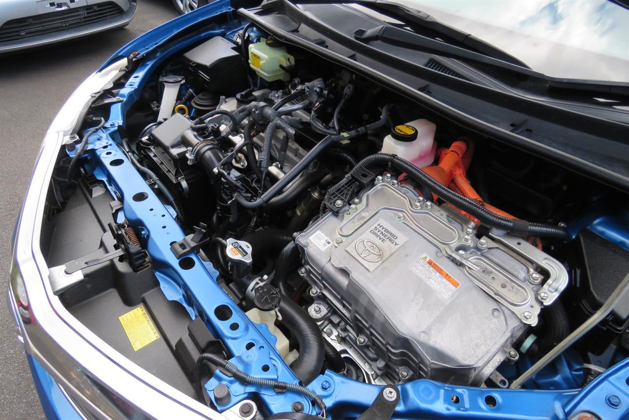 2014 Toyota Corolla thumbnail