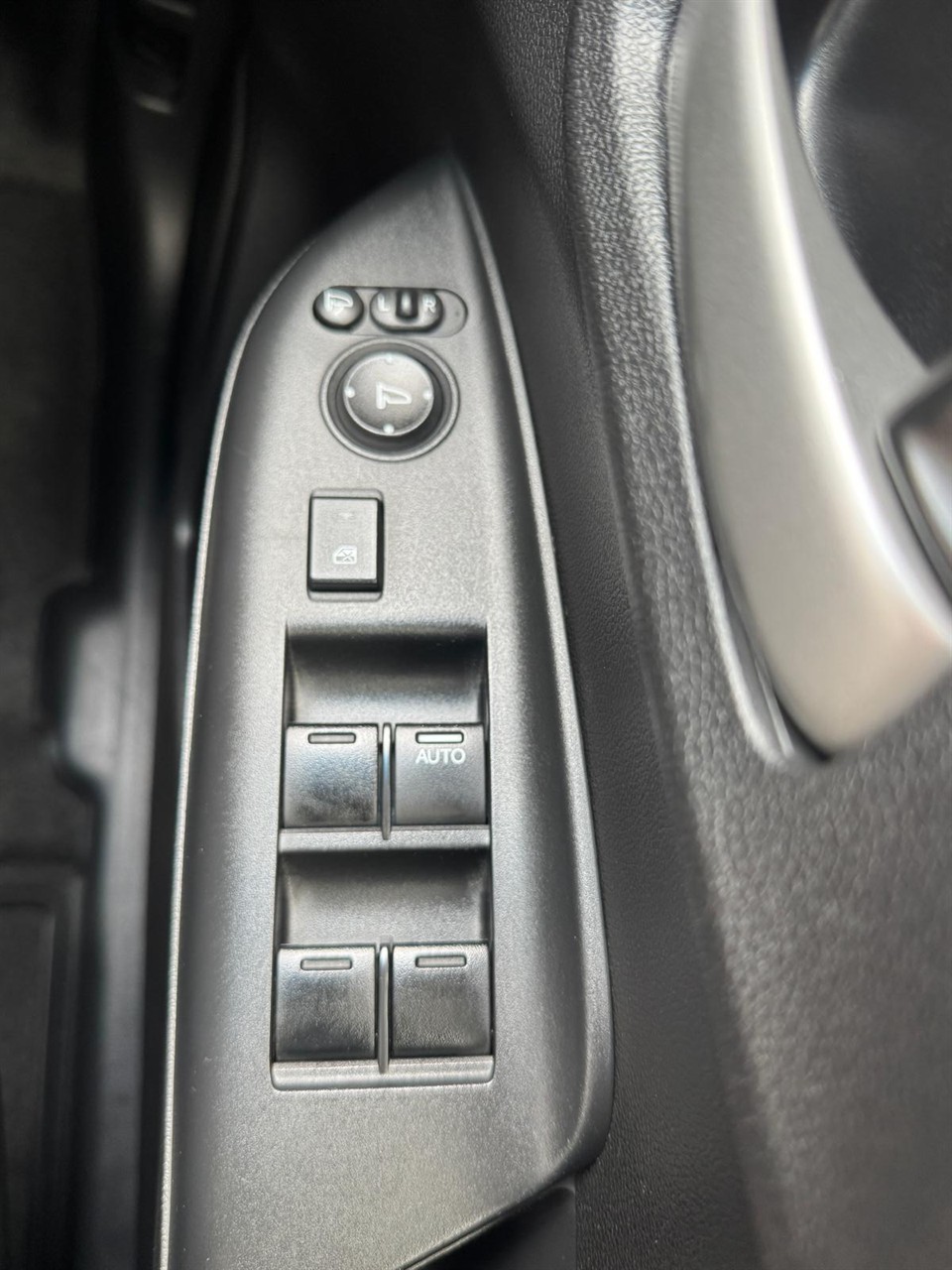 2017 Honda Shuttle thumbnail