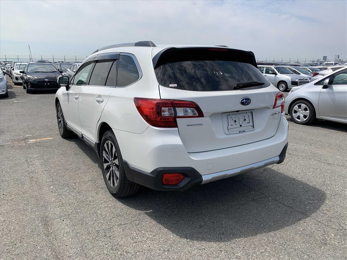 2016 Subaru OUTBACK thumbnail