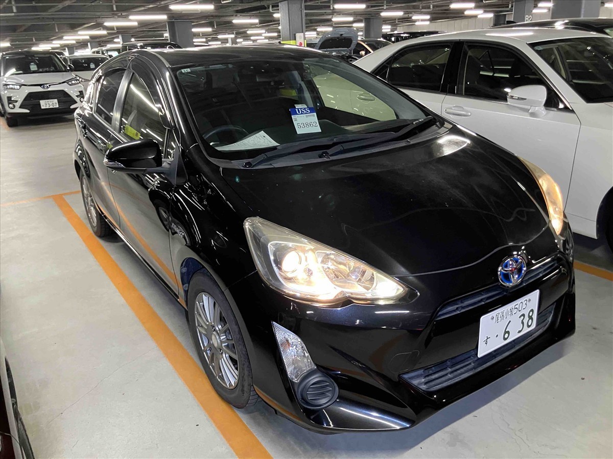 2015 Toyota Aqua thumbnail