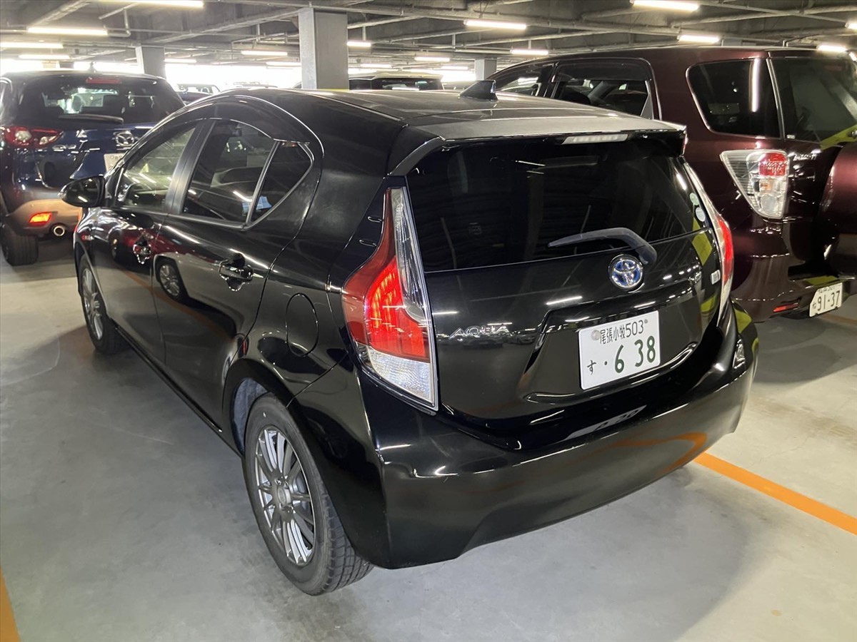 2015 Toyota Aqua thumbnail