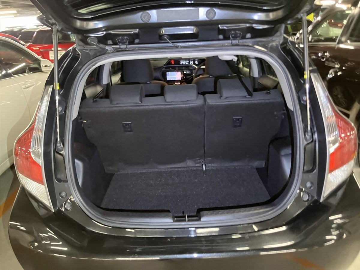 2015 Toyota Aqua thumbnail