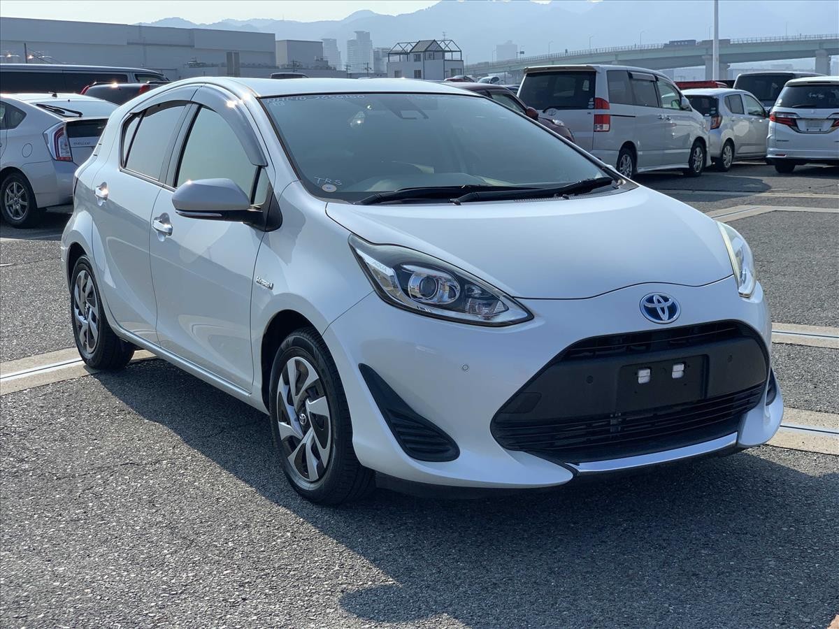 2019 Toyota Aqua thumbnail