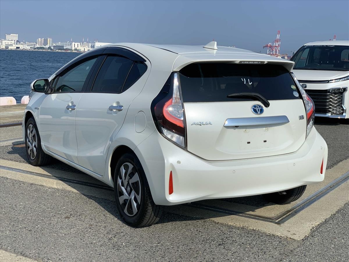 2019 Toyota Aqua thumbnail