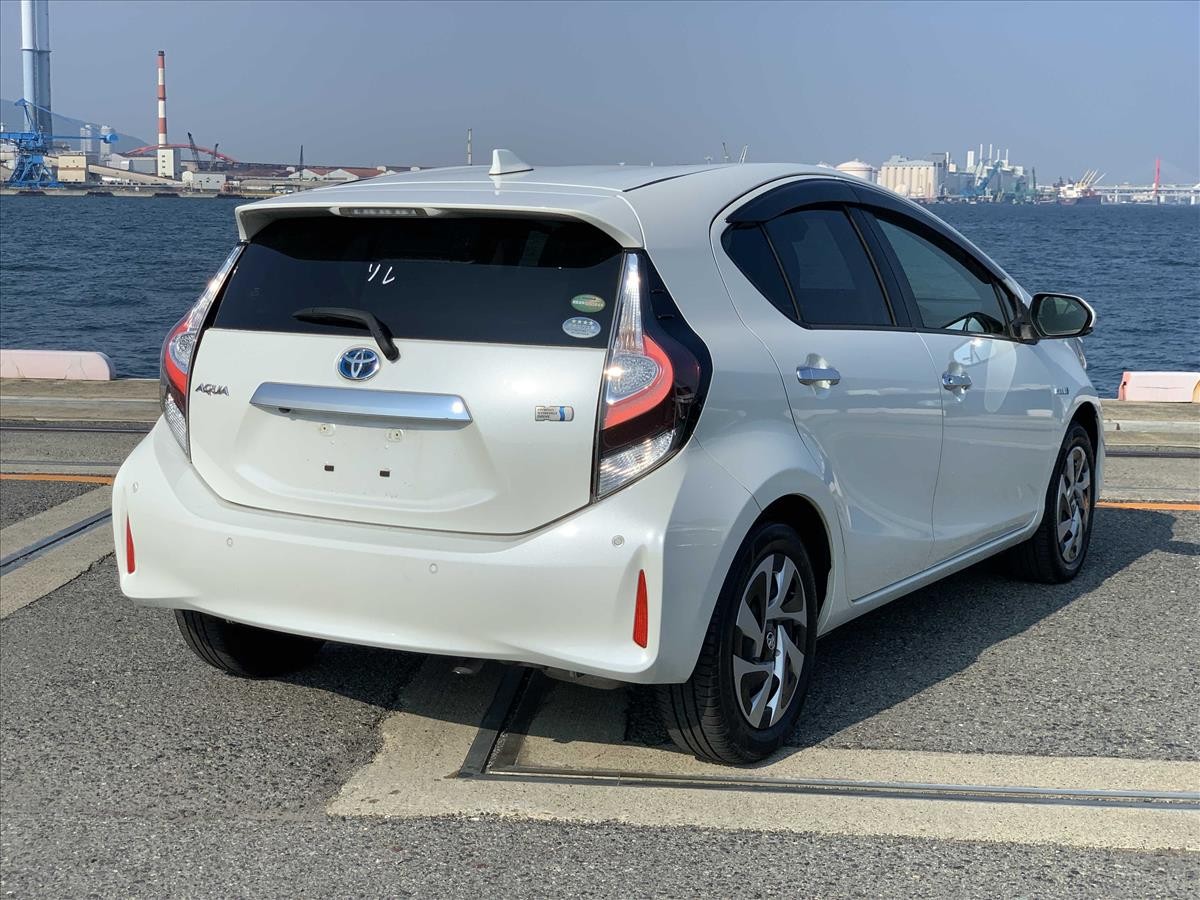 2019 Toyota Aqua thumbnail