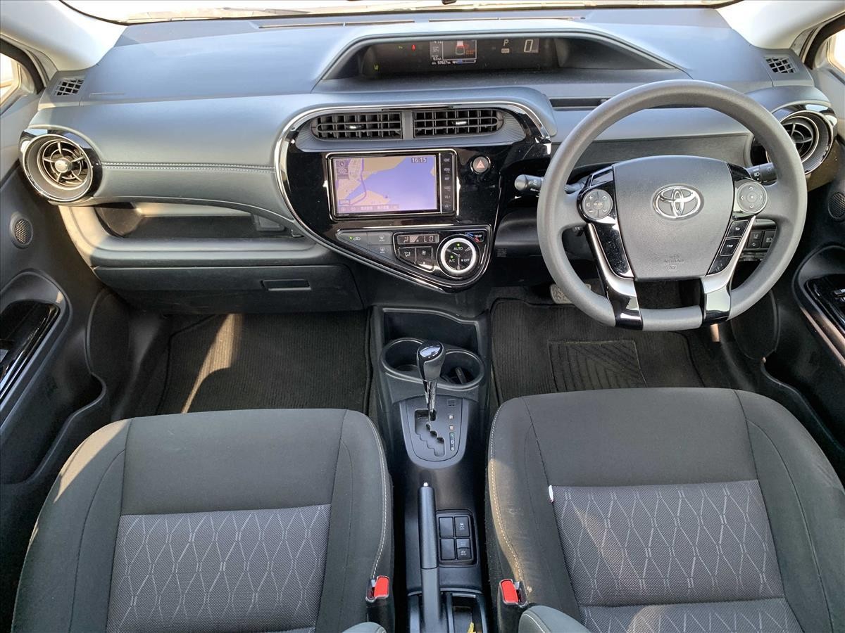 2019 Toyota Aqua thumbnail