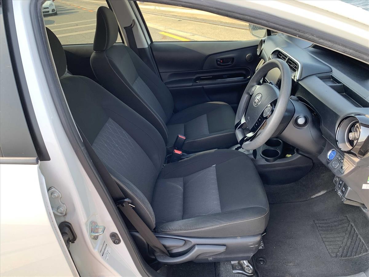 2019 Toyota Aqua thumbnail