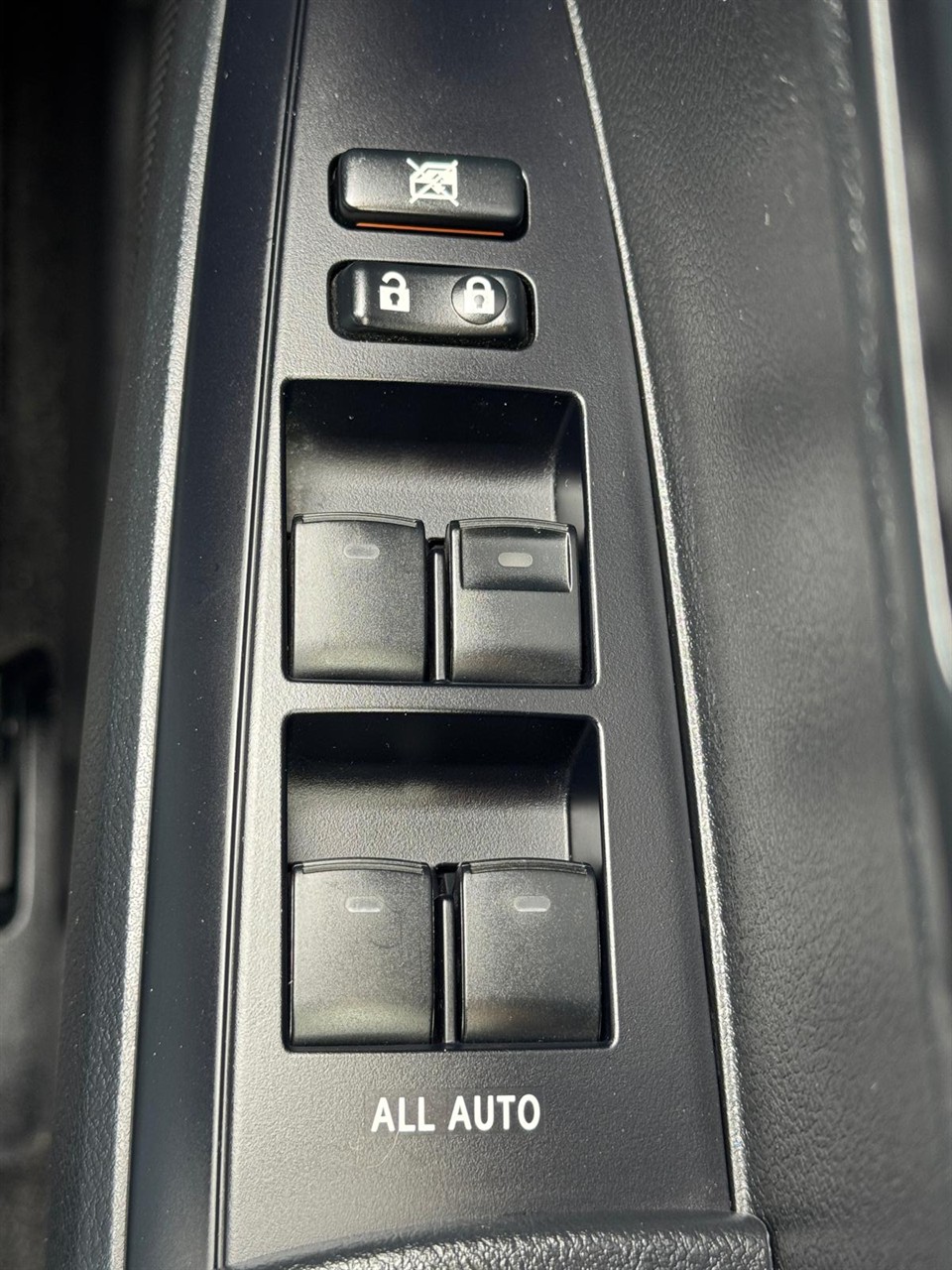 2015 Toyota Corolla thumbnail