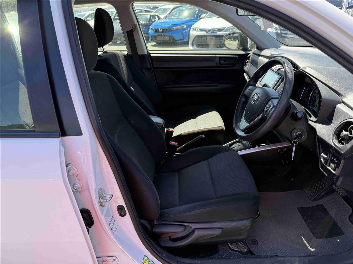 2015 Toyota Corolla thumbnail