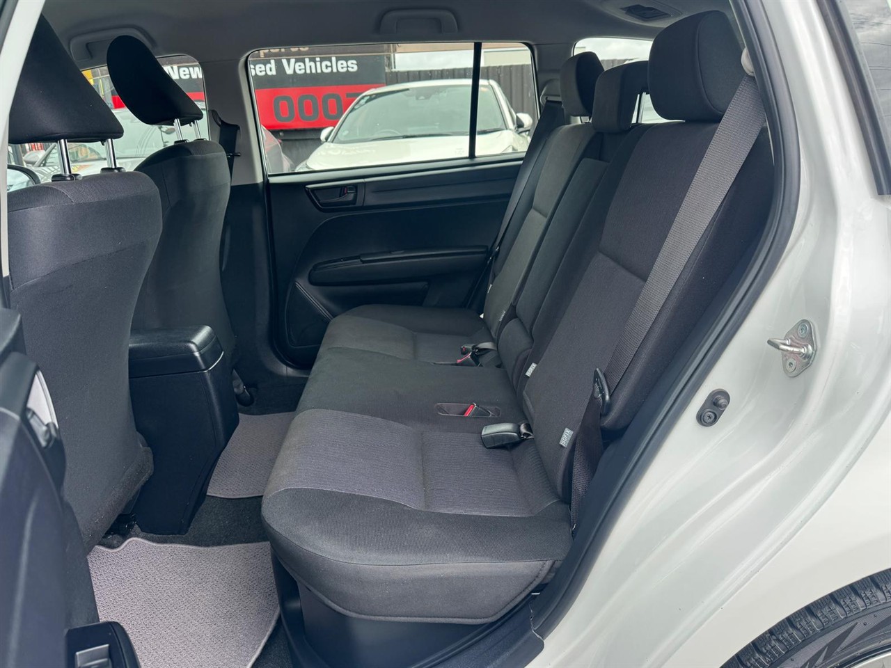 2015 Toyota Corolla thumbnail