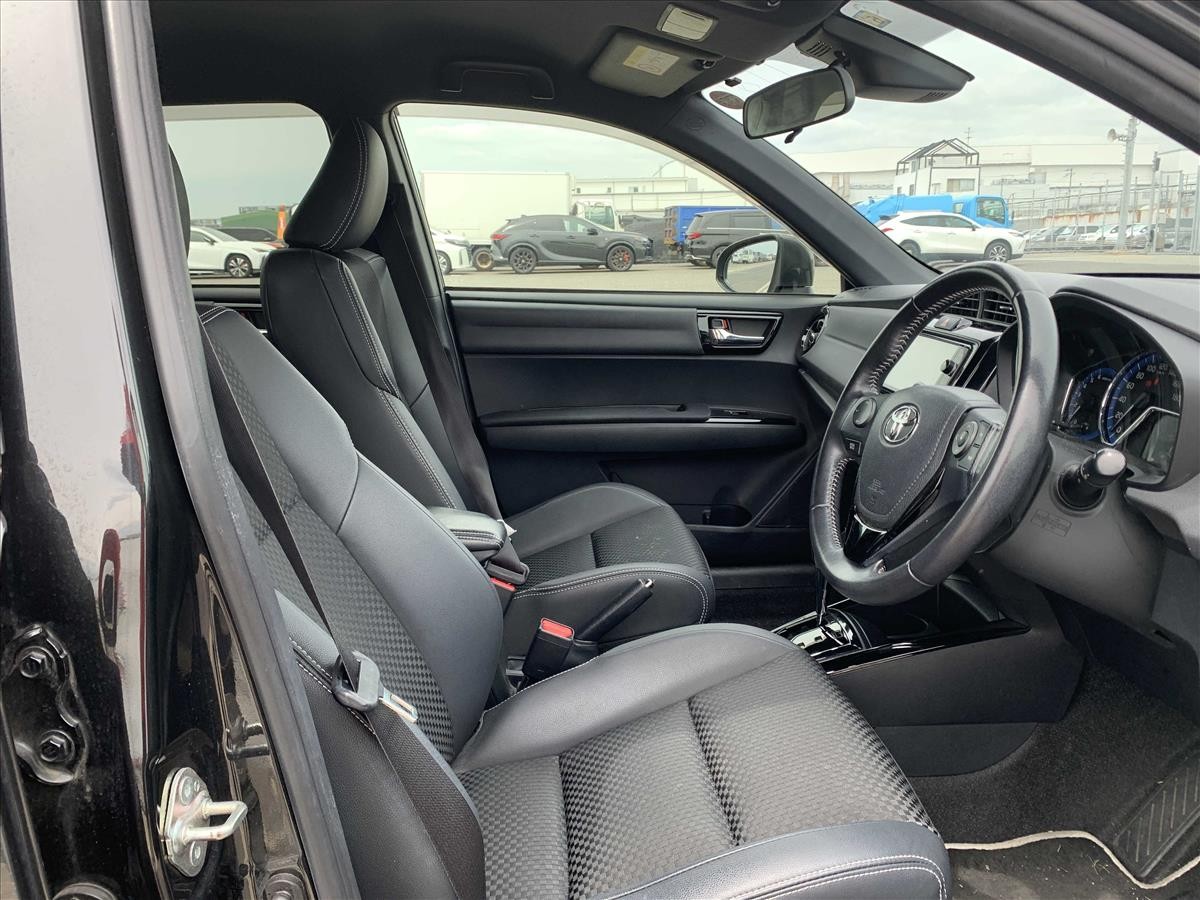 2015 Toyota Corolla thumbnail