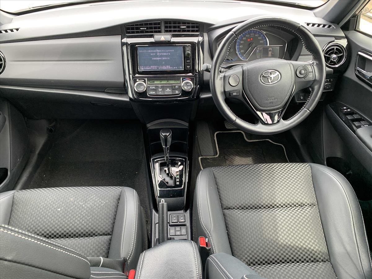 2015 Toyota Corolla thumbnail