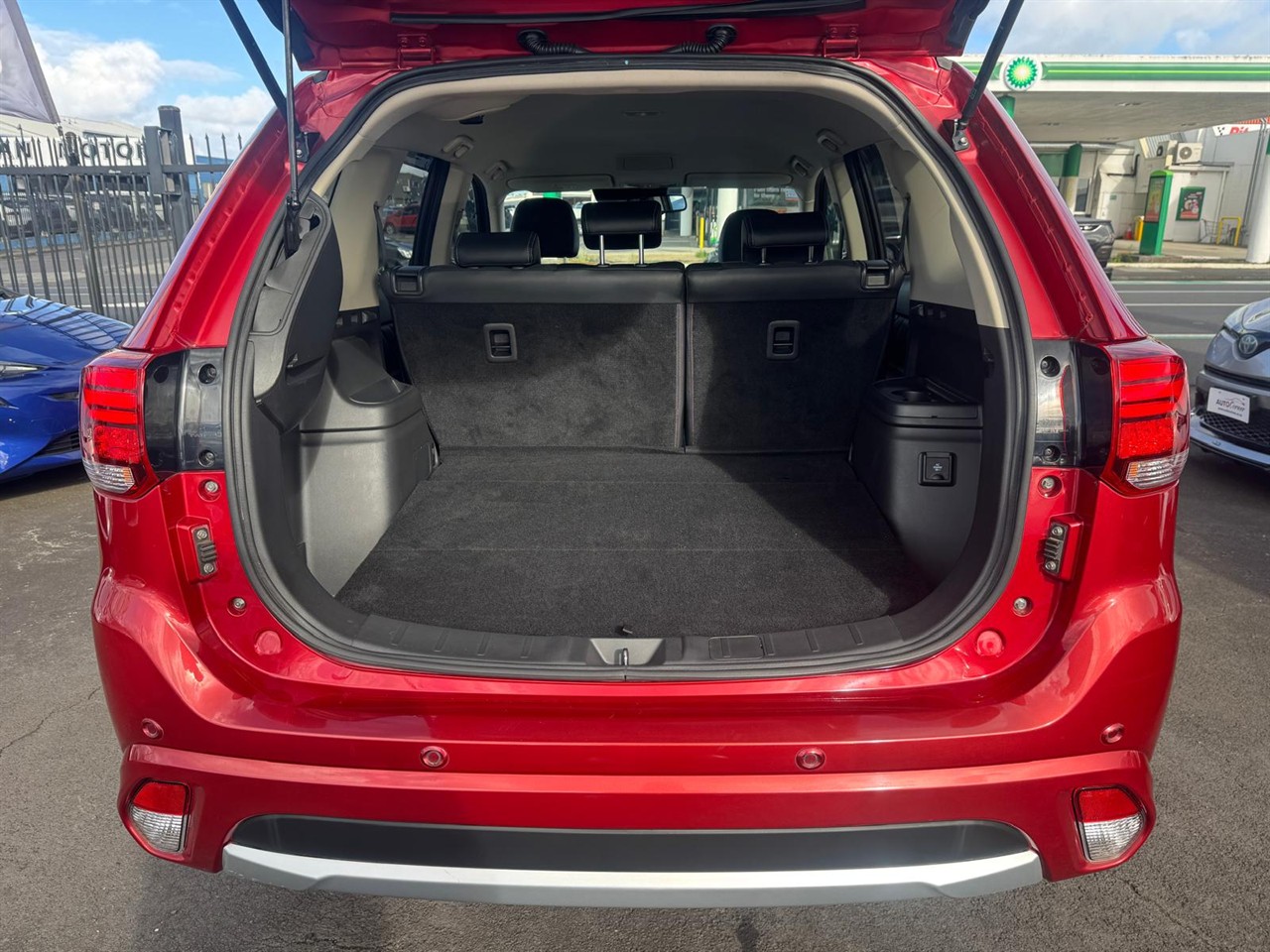 2017 Mitsubishi Outlander thumbnail