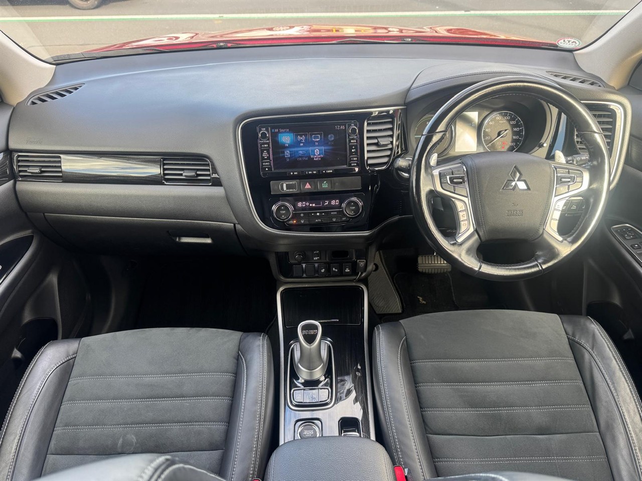 2017 Mitsubishi Outlander thumbnail