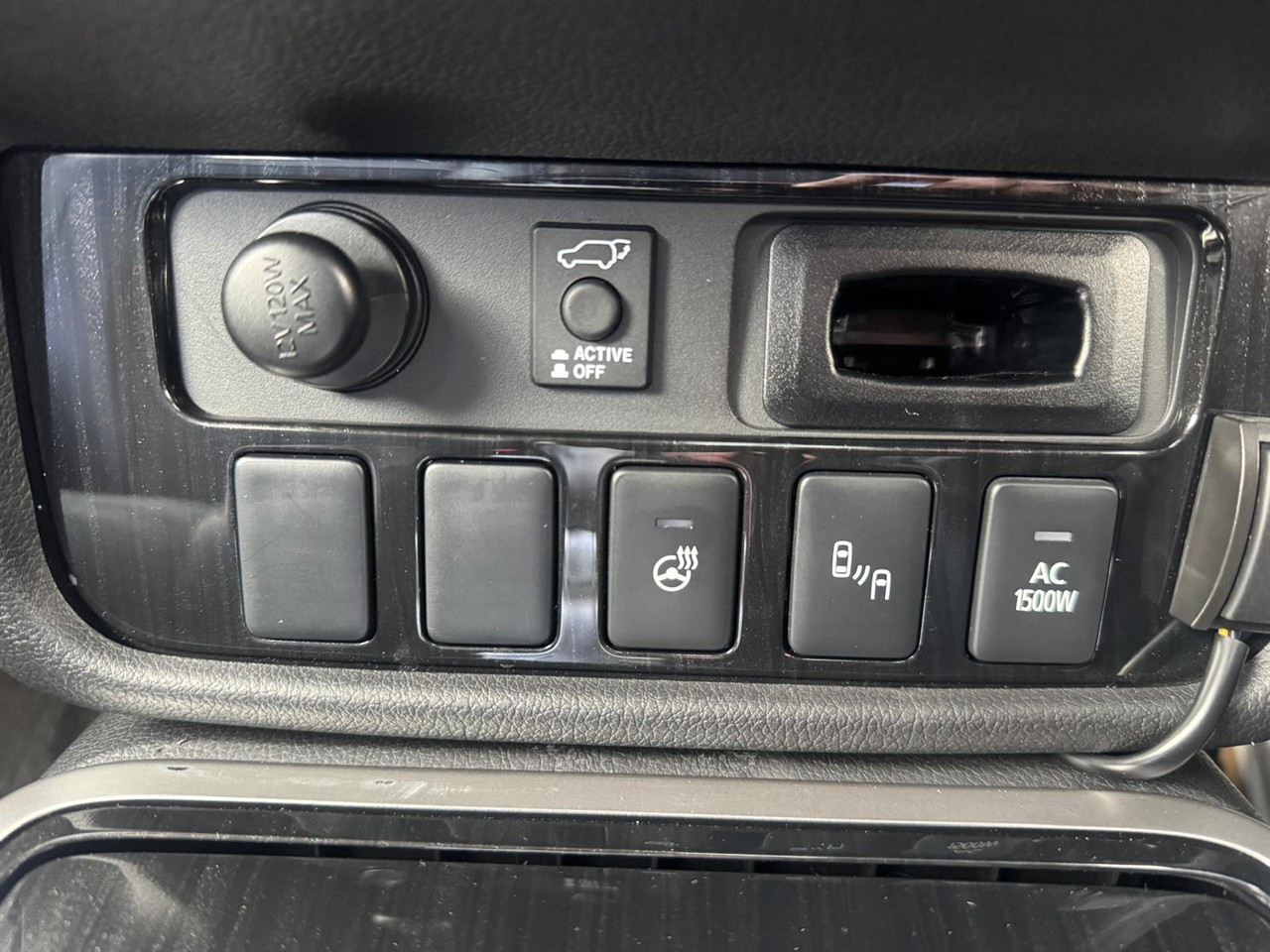 2017 Mitsubishi Outlander thumbnail