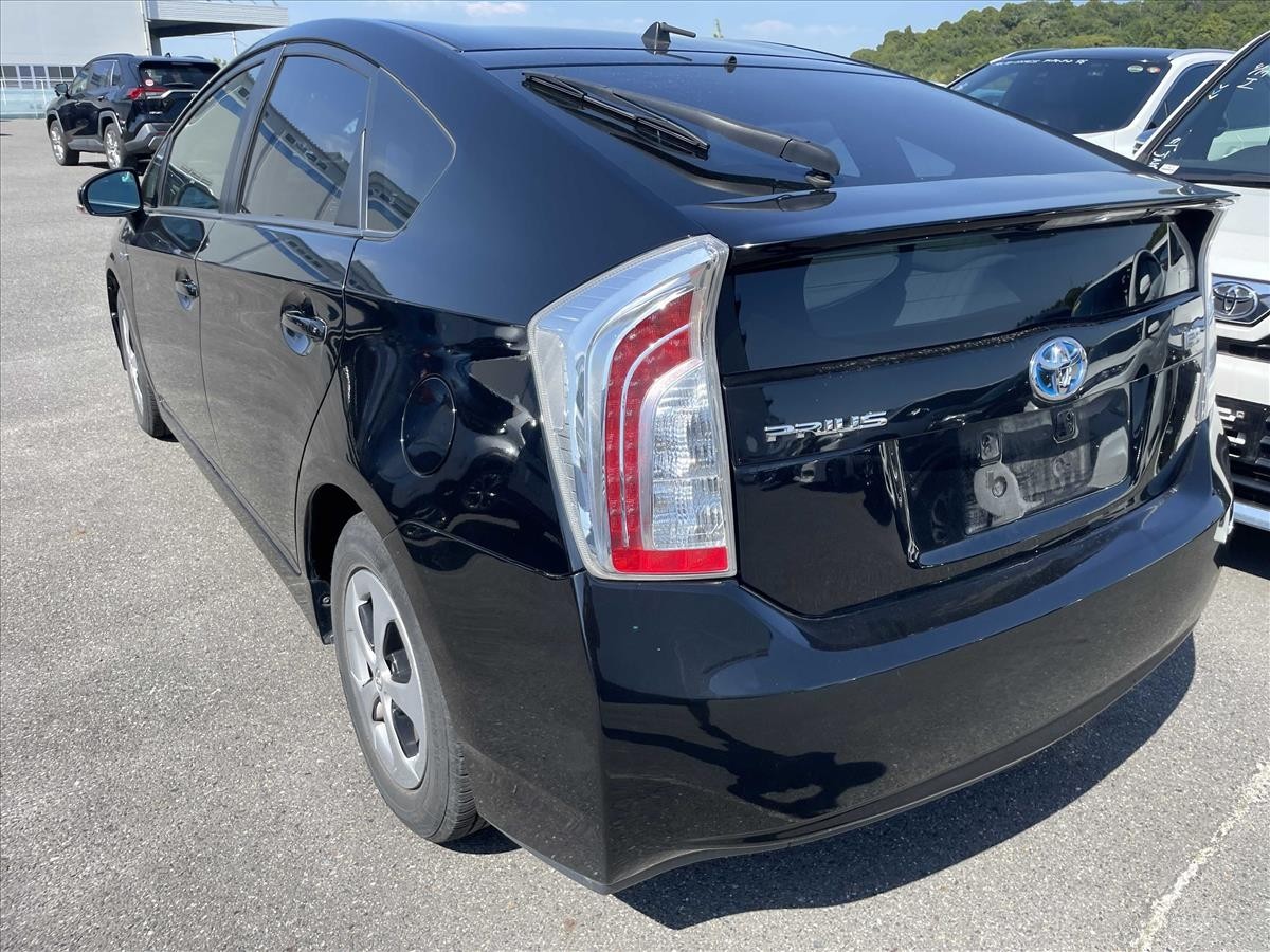 2015 Toyota PRIUS thumbnail