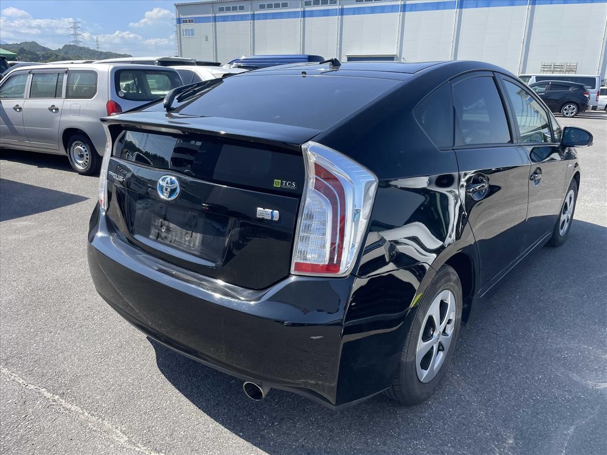 2015 Toyota PRIUS thumbnail