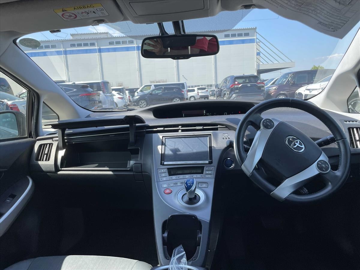 2015 Toyota PRIUS thumbnail