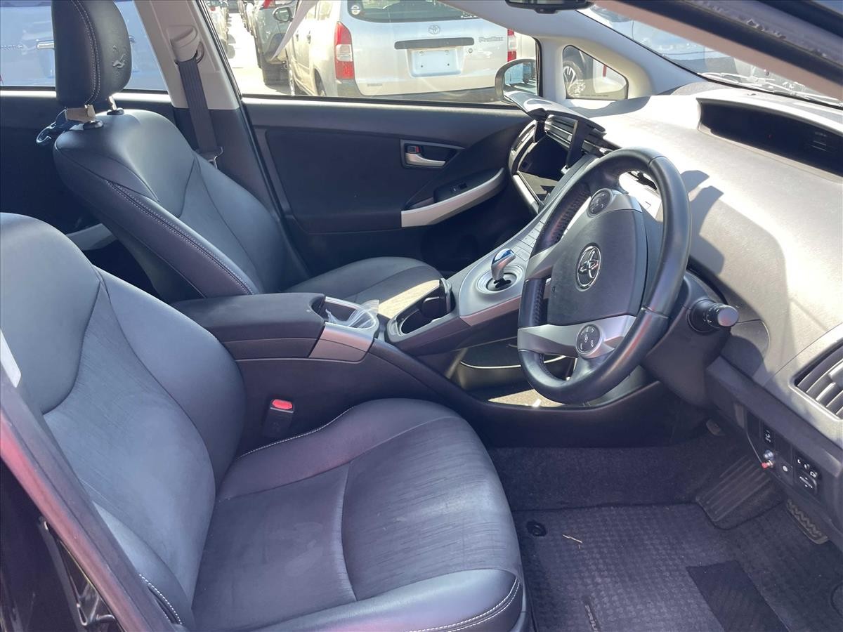 2015 Toyota PRIUS thumbnail