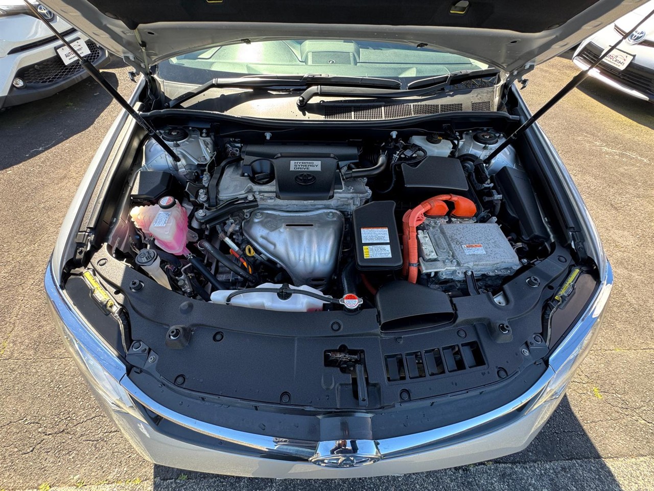 2016 Toyota Camry thumbnail