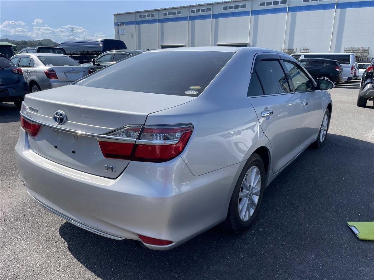 2016 Toyota Camry thumbnail