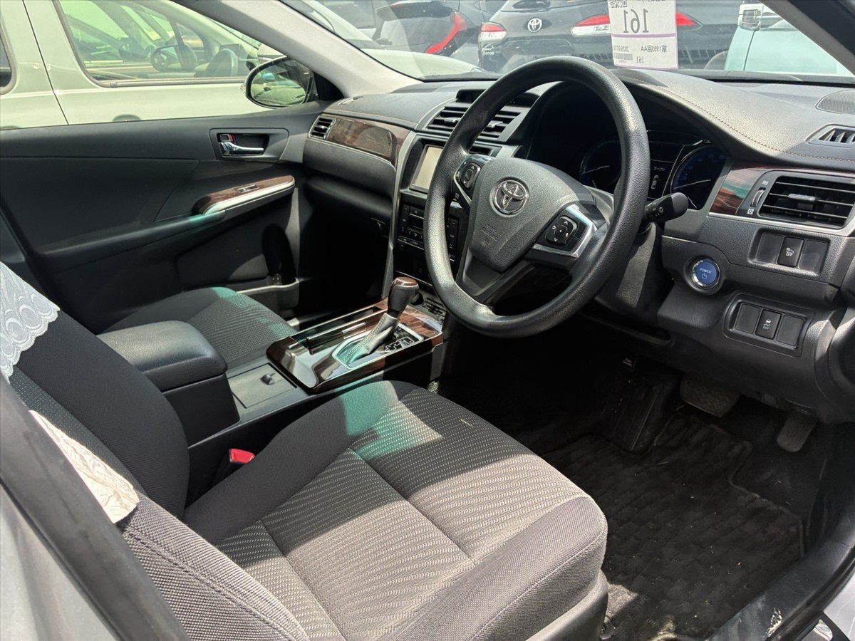 2016 Toyota Camry thumbnail