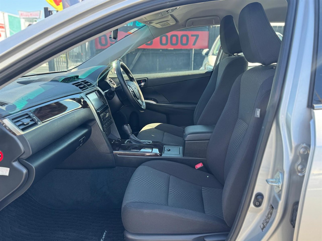 2016 Toyota Camry thumbnail