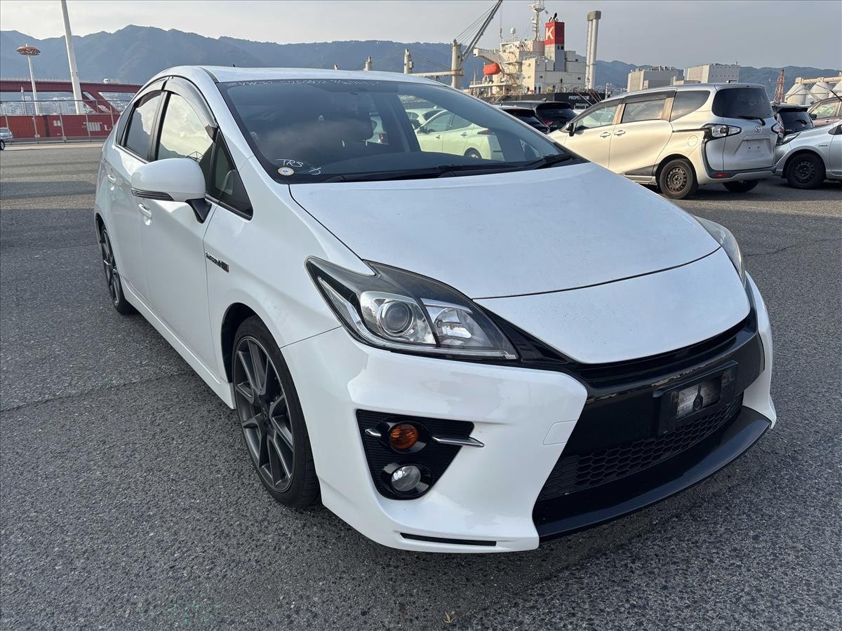 2014 Toyota PRIUS thumbnail