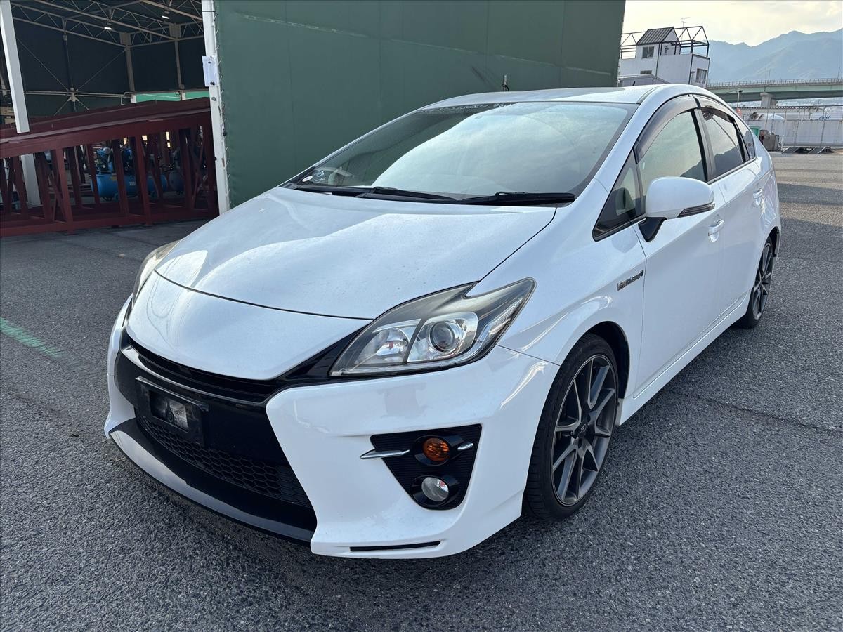 2014 Toyota PRIUS thumbnail