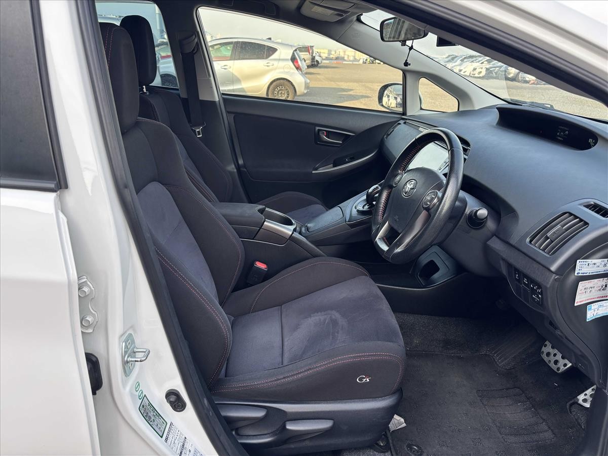 2014 Toyota PRIUS thumbnail
