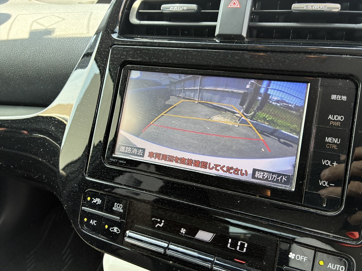 2016 Toyota PRIUS thumbnail