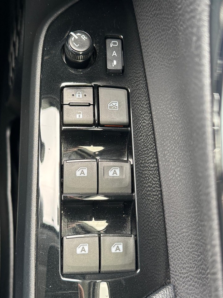 2016 Toyota PRIUS thumbnail