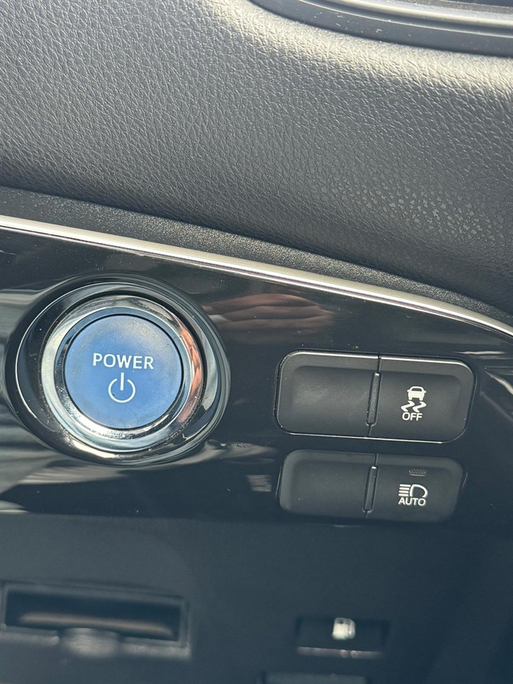2016 Toyota PRIUS thumbnail