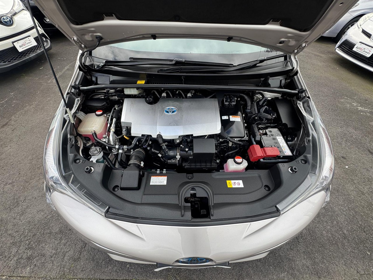 2016 Toyota PRIUS thumbnail