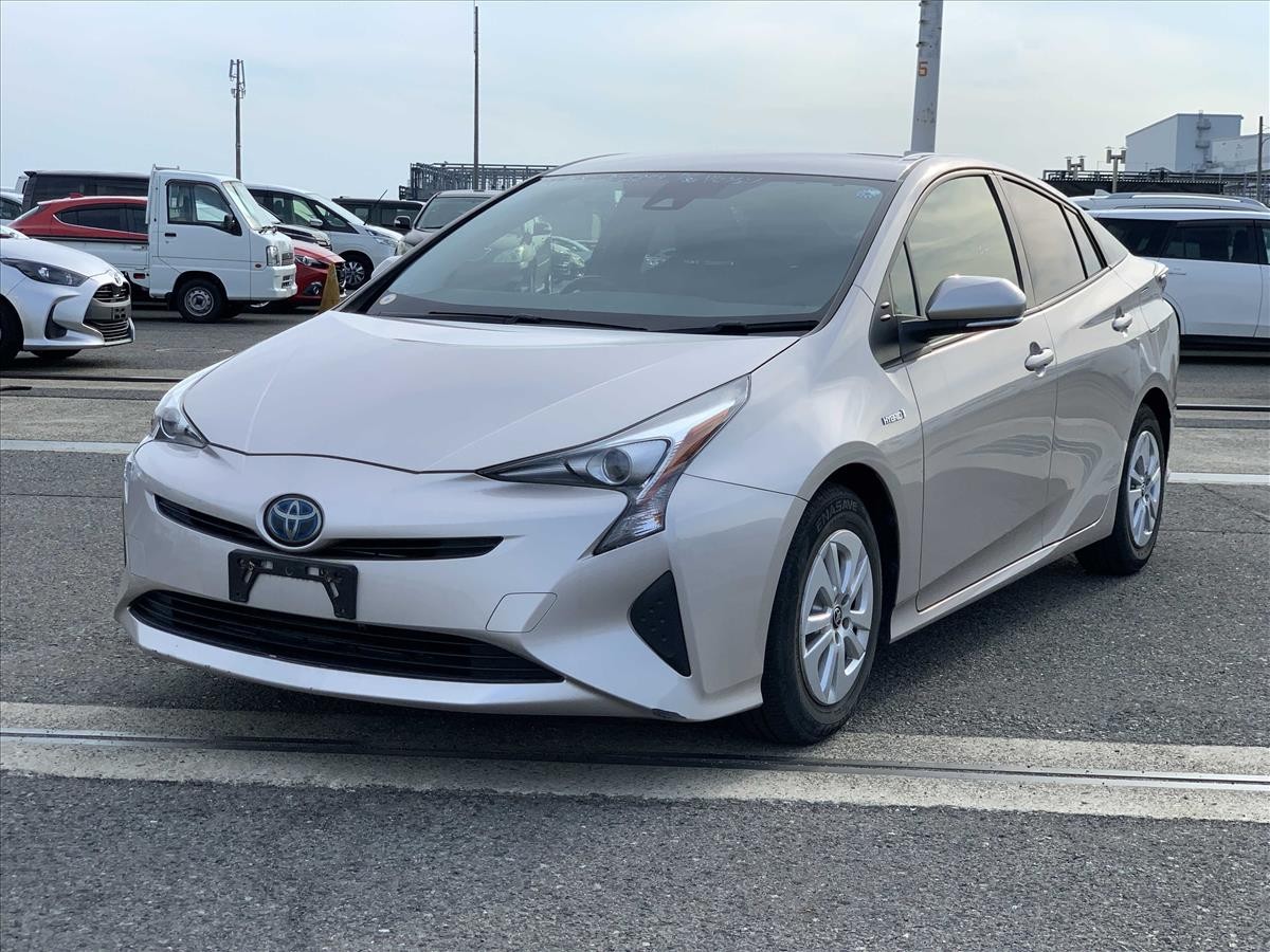 2016 Toyota PRIUS thumbnail