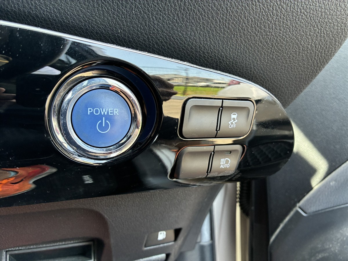 2016 Toyota PRIUS thumbnail